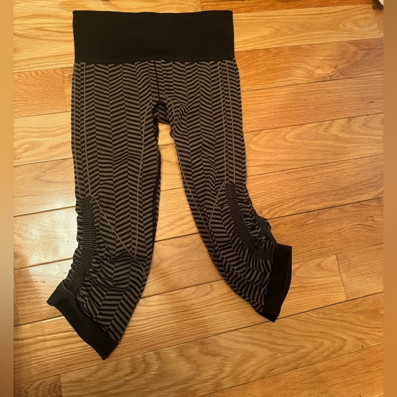 Lululemon capri leggings - Picture 2 of 6